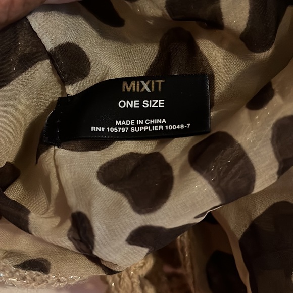 Infiniti Scarf - Picture 3 of 4